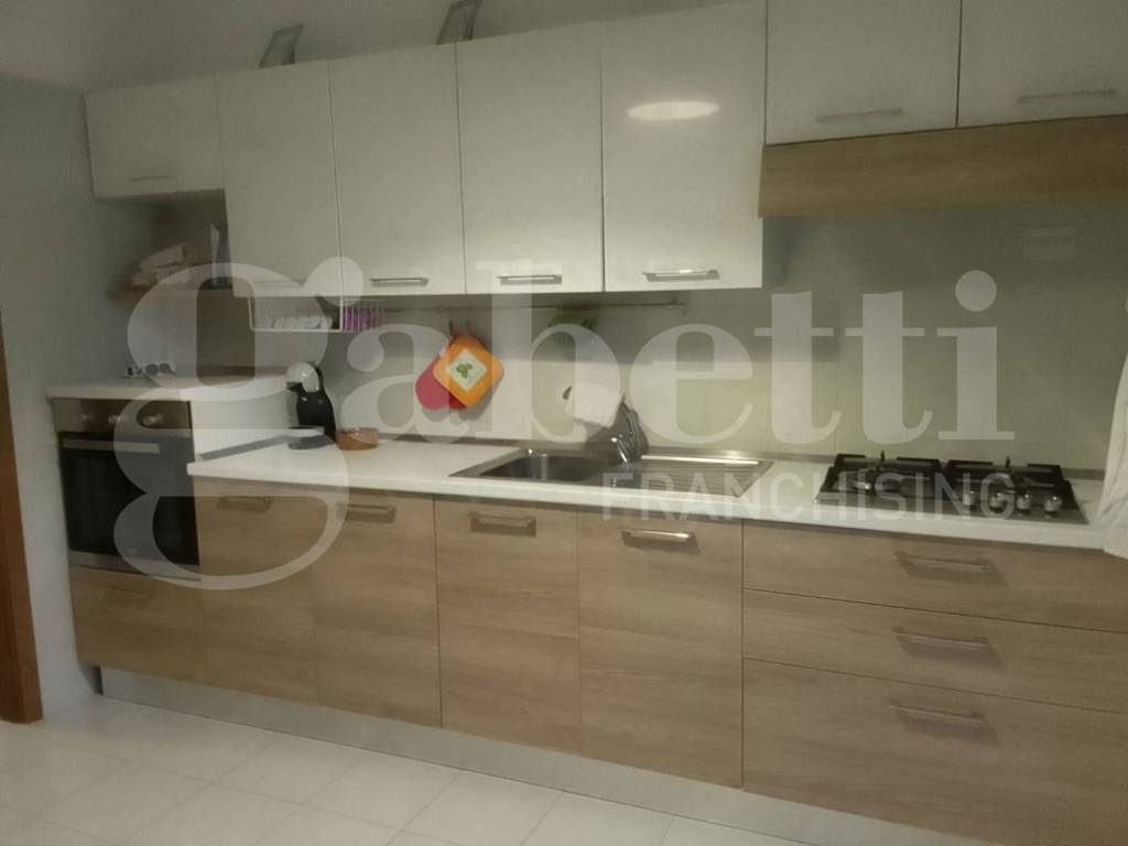 Appartamento a Taranto in PIAZZA SANDRO PERTINI , 7 - Foto 2