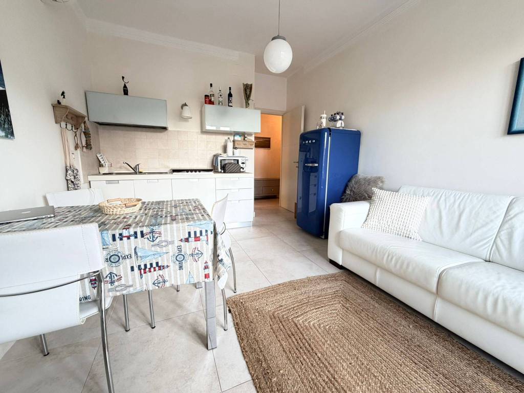 Appartamento a San bartolomeo al mare in Via Elba, 5 - Foto 2