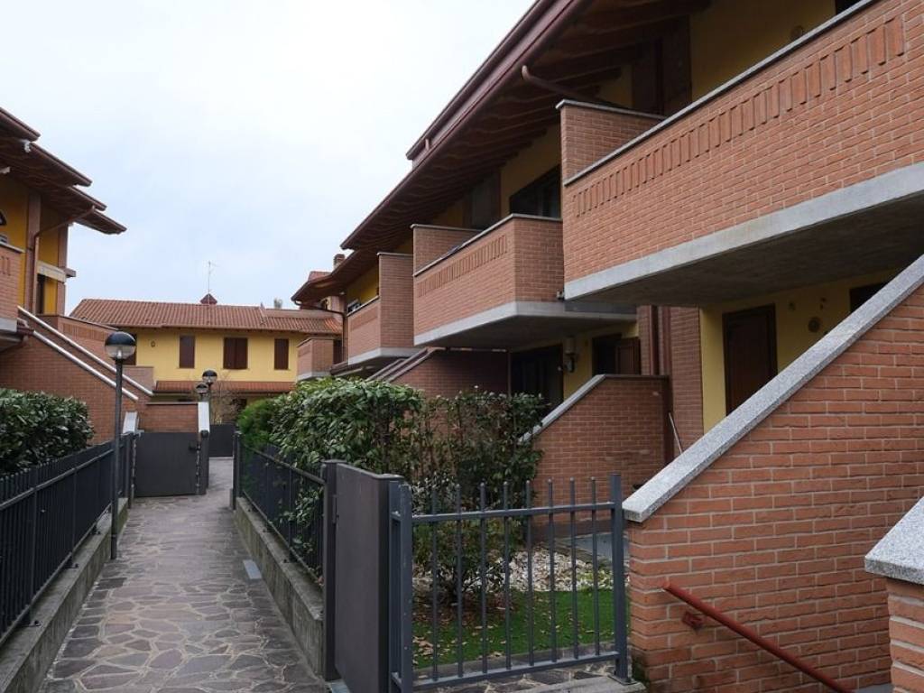 Appartamento a Bonate sopra in Via Carlo Alberto Dalla Chiesa - Foto 3