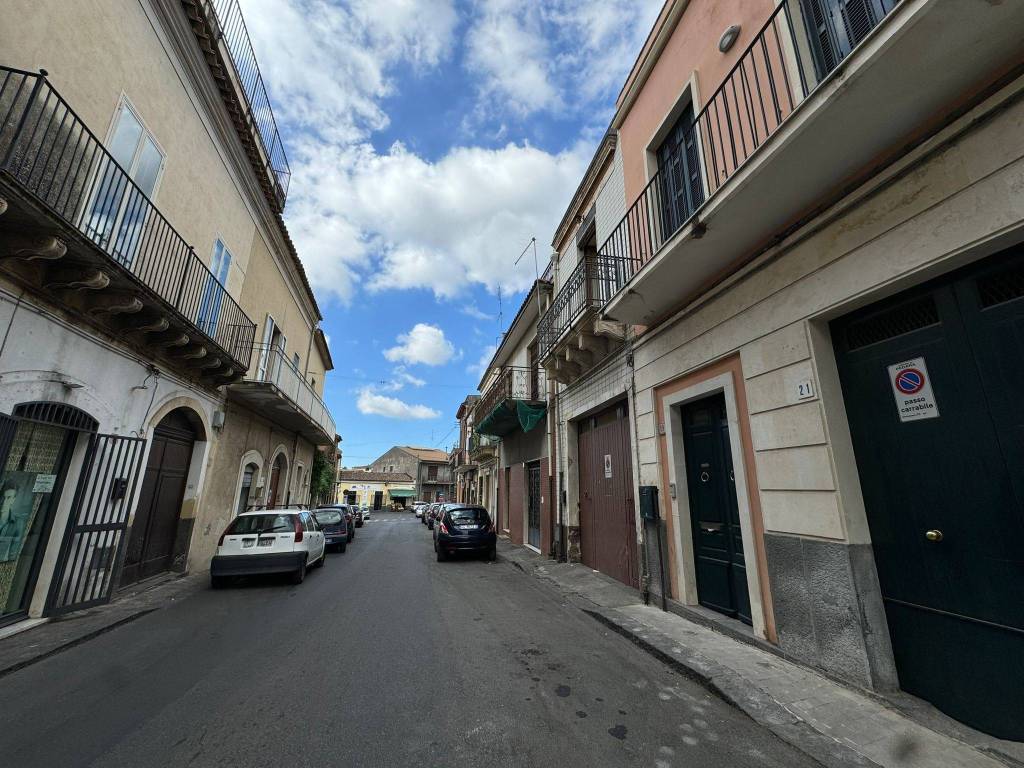 Casa indipendente a Pedara in Via Laudani, 19 - Foto 2