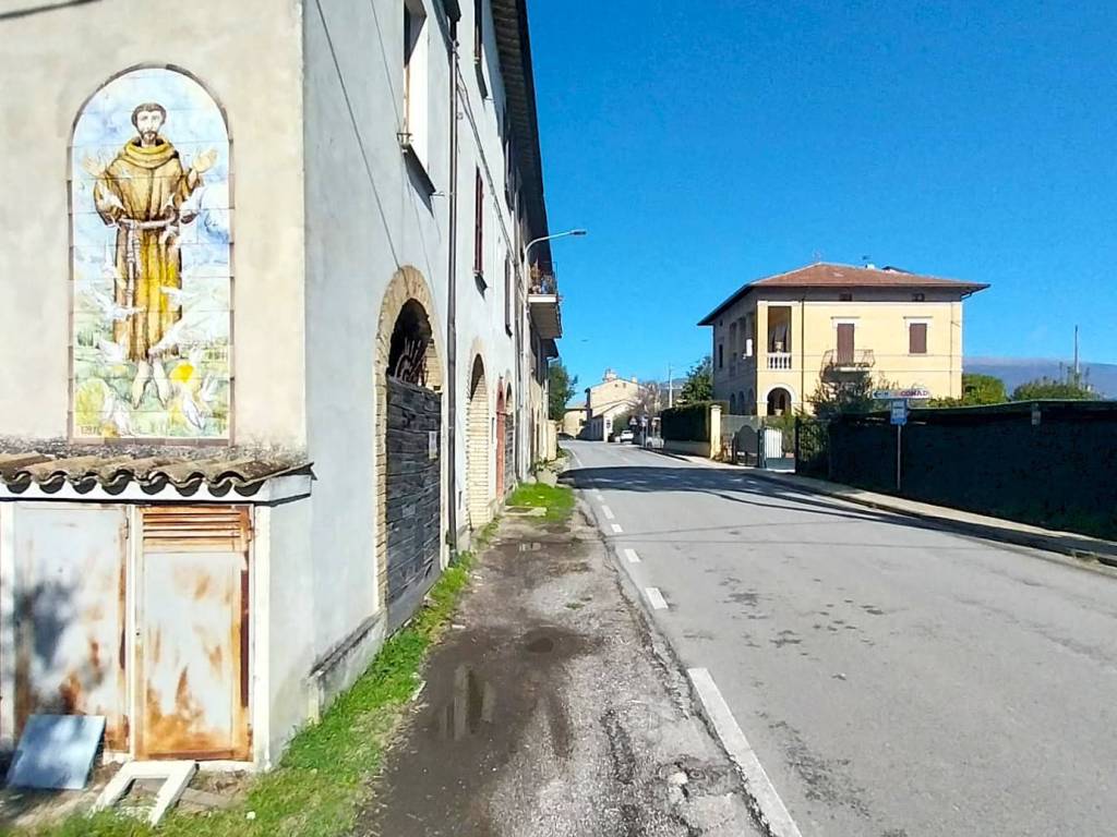 Appartamento a Cannara in Strada Provinciale di Bevagna - Foto 2