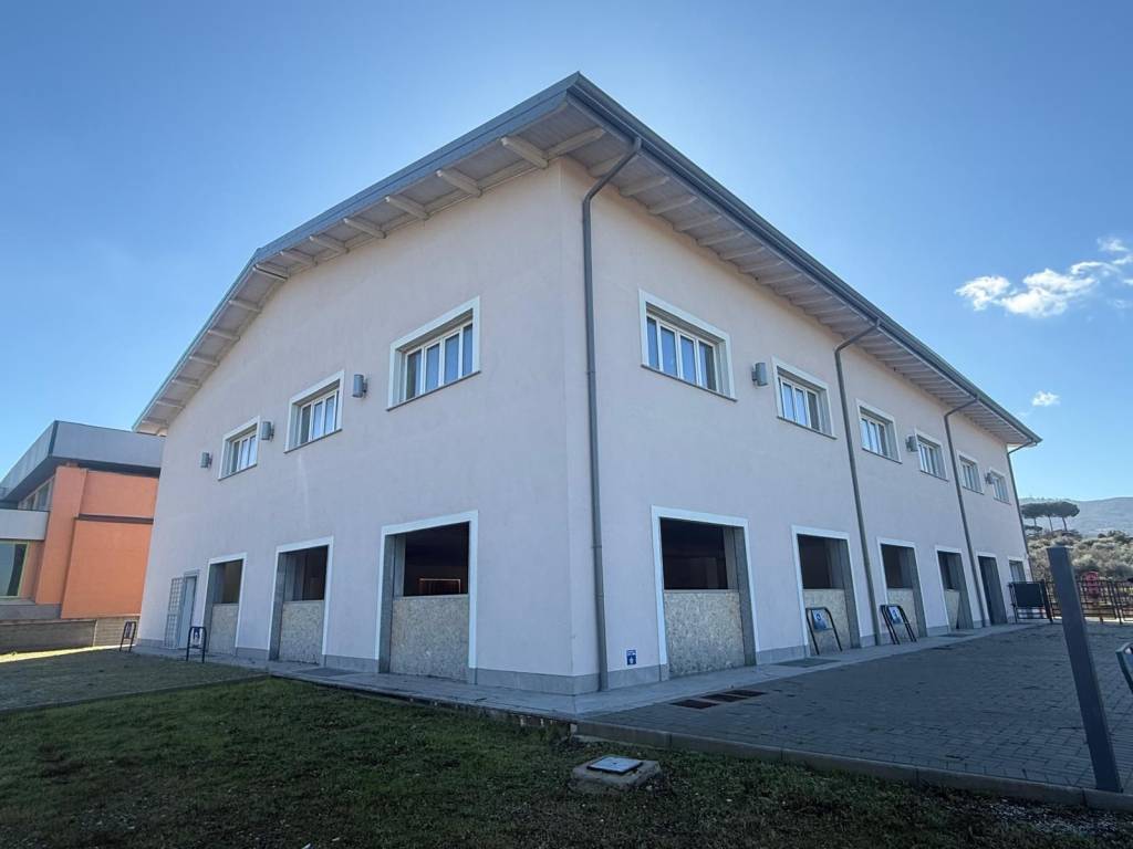Palazzo / stabile a Monte compatri in Via Casilina, 3802 - Foto 2