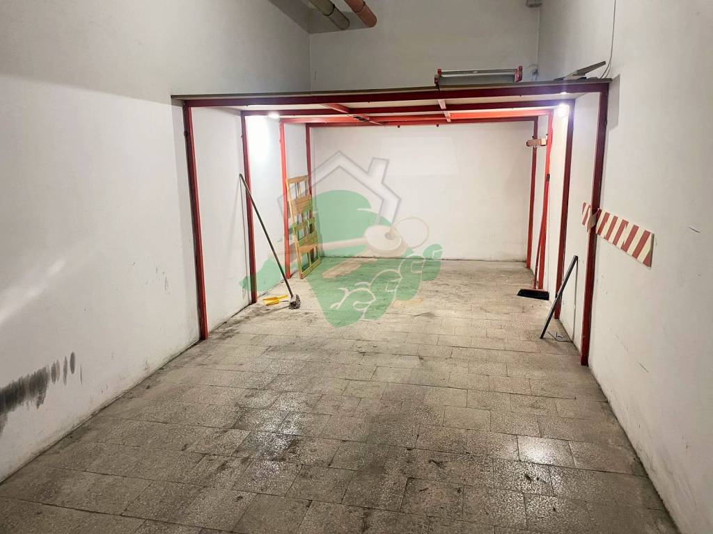 Box / garage a Foggia in Viale Manfredi - Foto 3