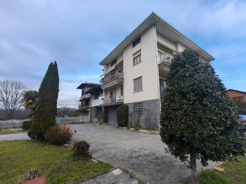 Villa a Gattico-veruno in Via Repubblica - Foto 2