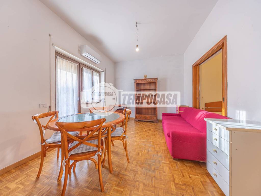 Appartamento a Pomezia in Via Urbano Rattazzi - Foto 2