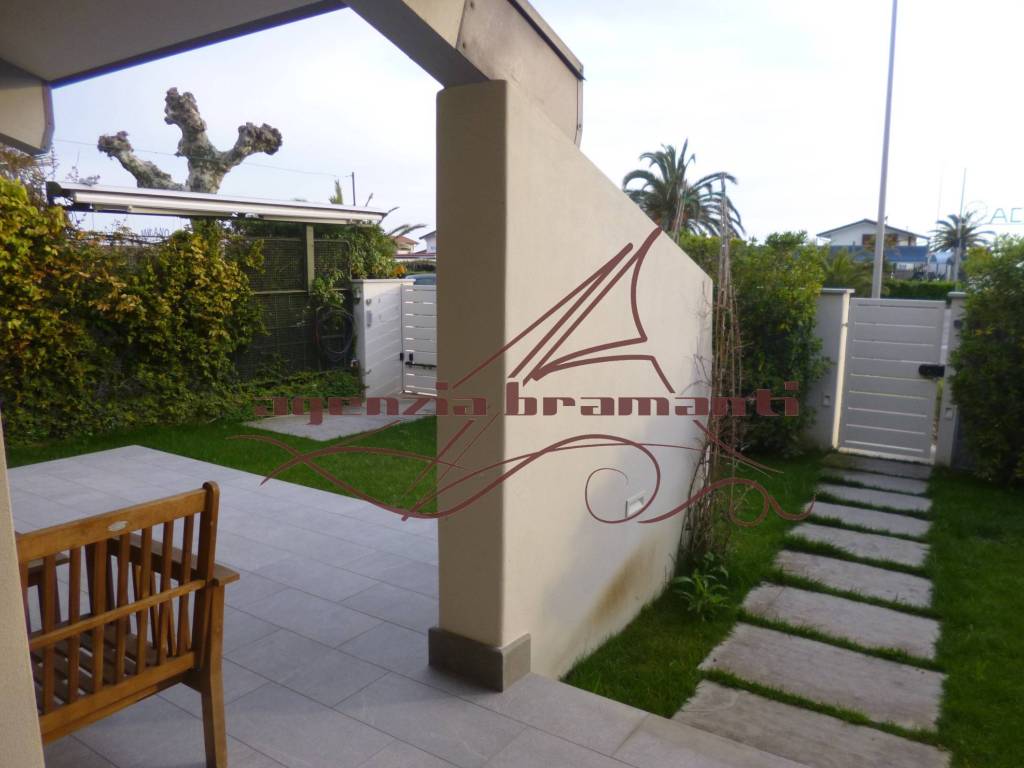 Villa a Forte dei marmi in Viale Italico - Foto 2