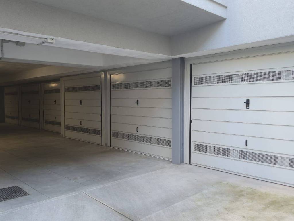 Box / garage a Garbagnate milanese in Via Genova - Foto 5