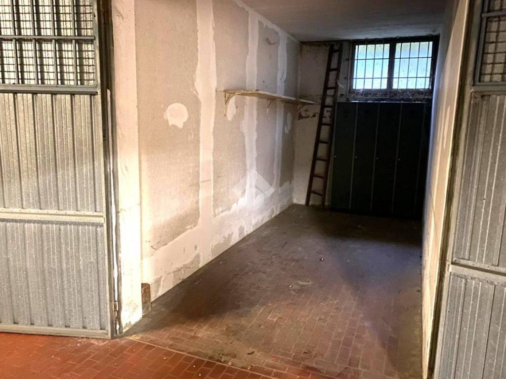 Box / garage a Bologna in VIA FERRARESE, 159 - Foto 4