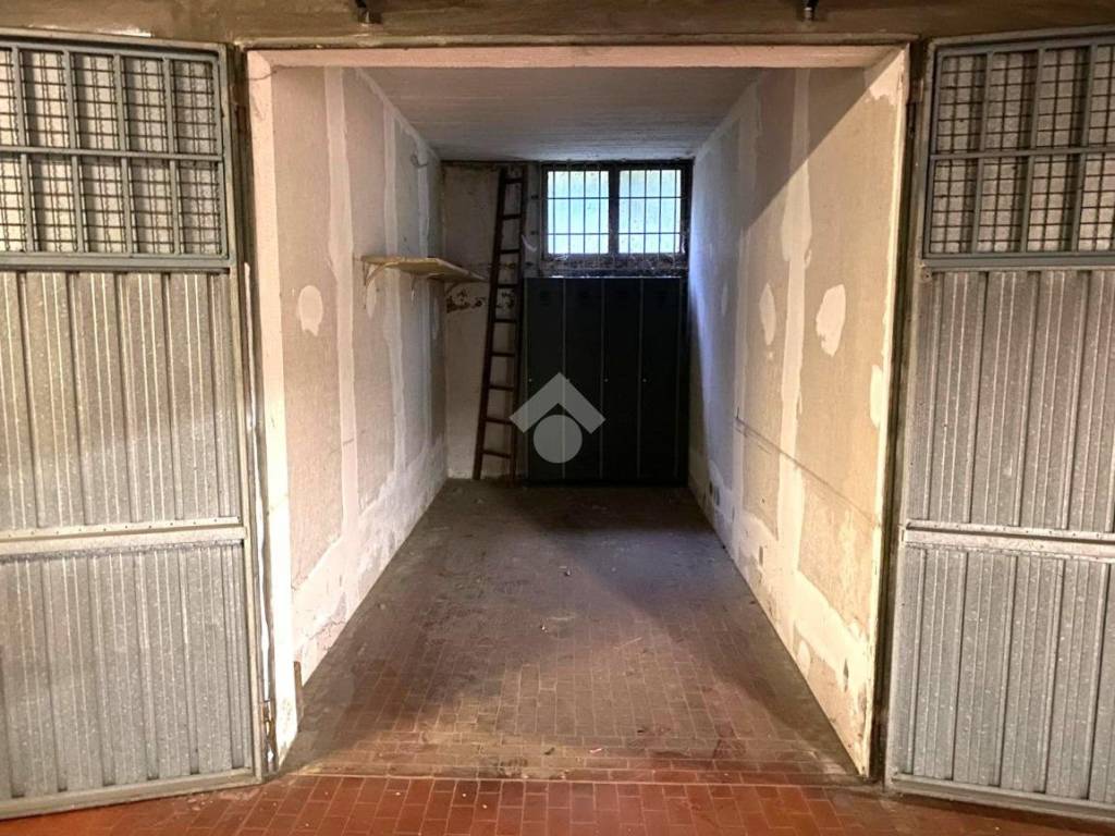 Box / garage a Bologna in VIA FERRARESE, 159 - Foto 5
