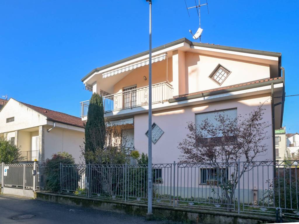 Villa a Settimo torinese in Via Giovanni Boccaccio, 18 - Foto 2