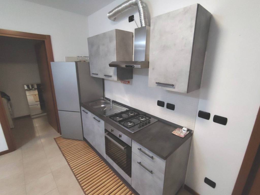 Appartamento a Besana in brianza in Via Ernesto Teodoro Moneta, 8 - Foto 3