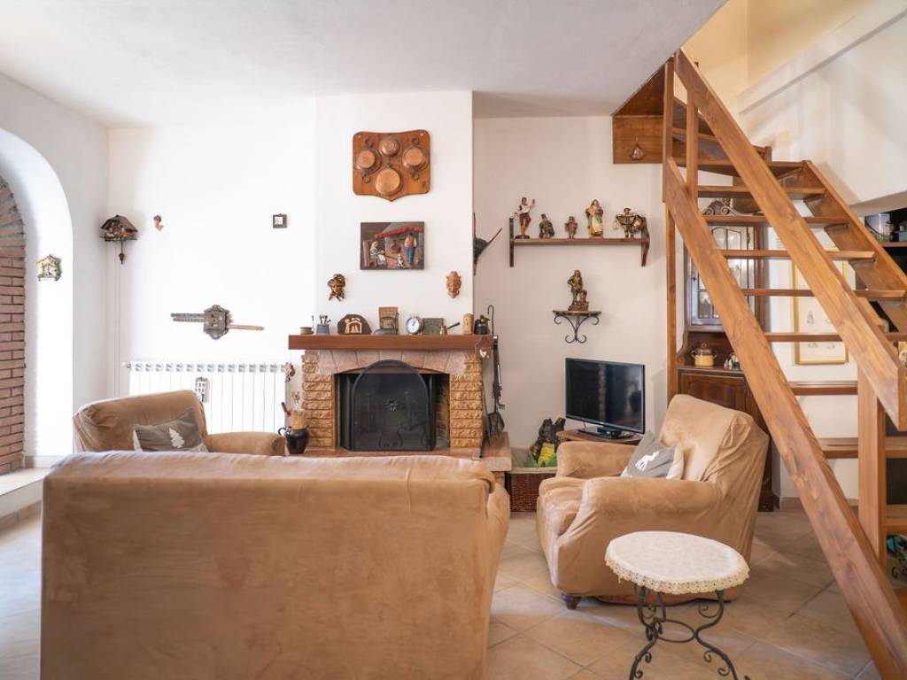 Casa indipendente a Ovindoli in Santo Iona - Foto 3