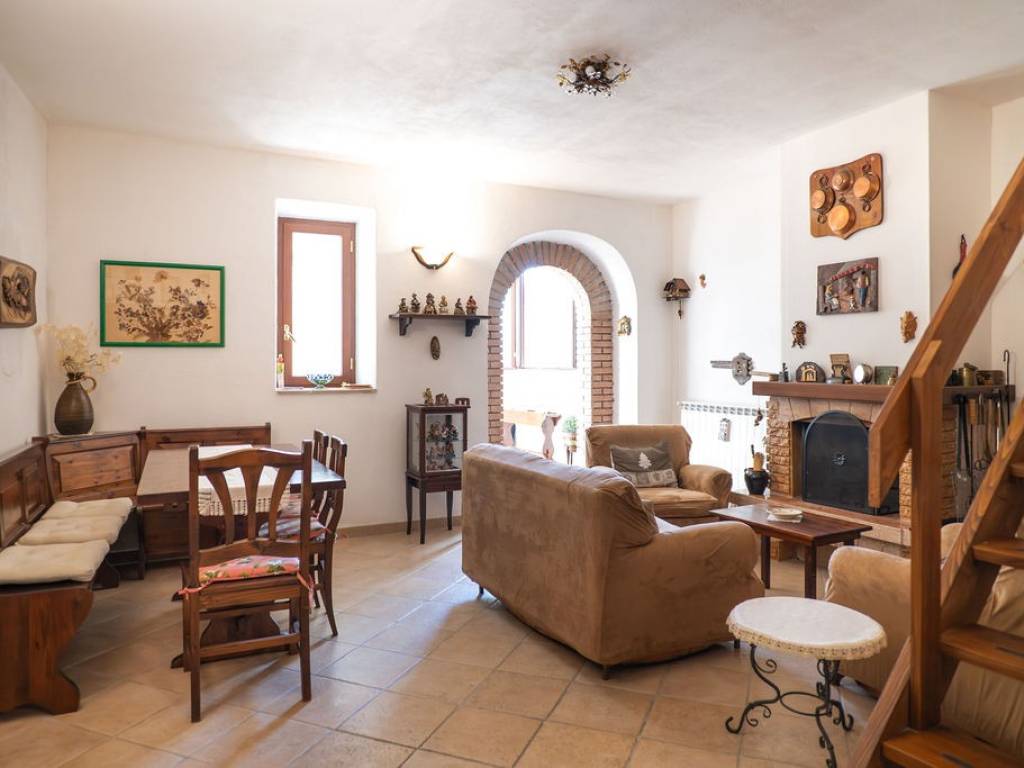 Casa indipendente a Ovindoli in Santo Iona - Foto 4