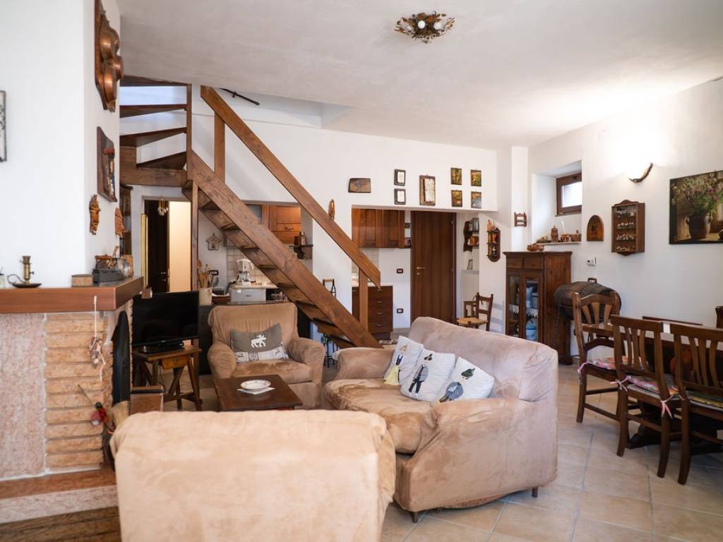 Casa indipendente a Ovindoli in Santo Iona - Foto 5