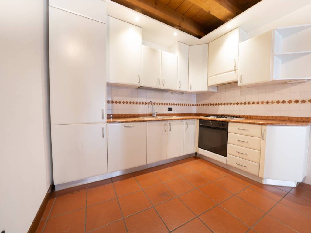 Appartamento a Verona in Corso Camillo Benso di Cavour, 31 - Foto 4