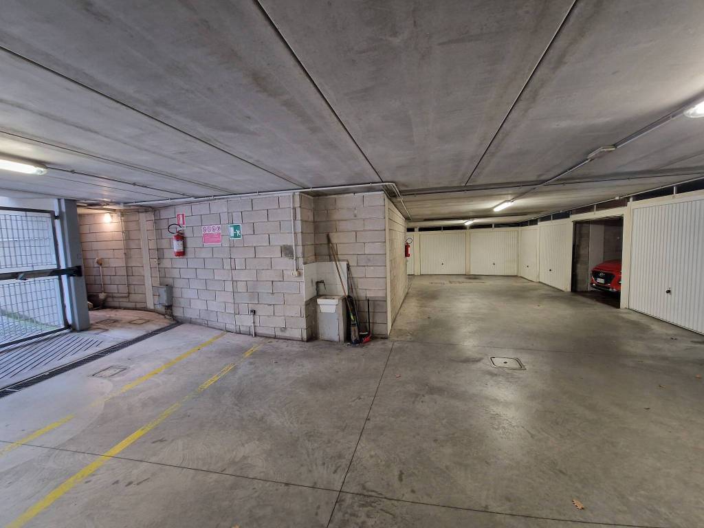 Box / garage a Trieste in Via San Cilino, 69 - Foto 4