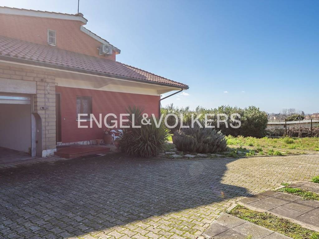 Villa a Tivoli in Via delle Vigne - Foto 2