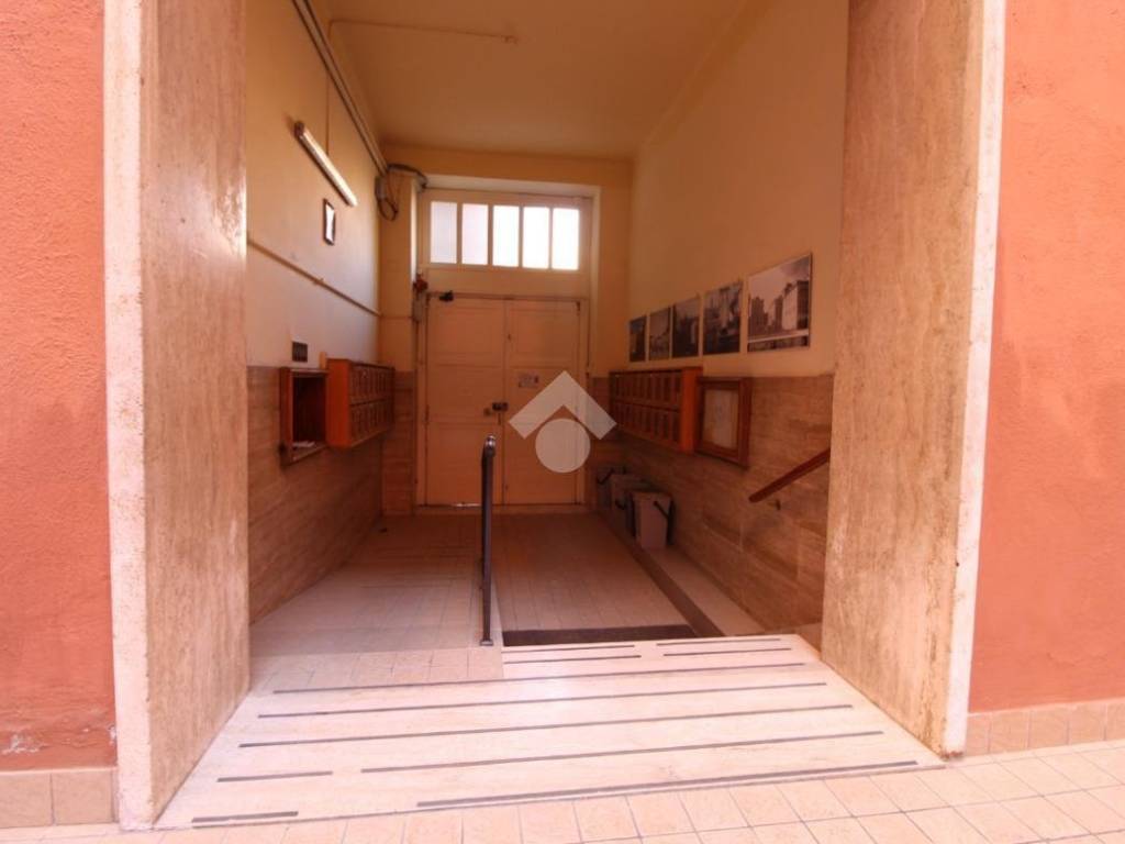Appartamento a Teramo in Piazza Martiri Pennesi, 26 - Foto 2
