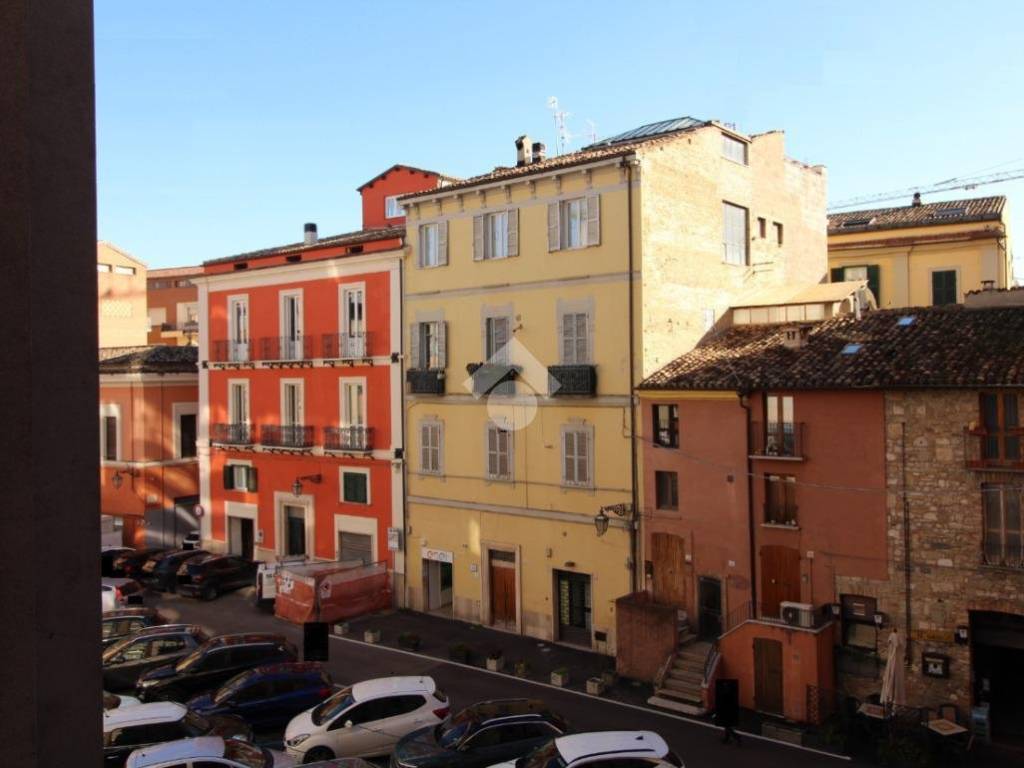 Appartamento a Teramo in Piazza Martiri Pennesi, 26 - Foto 4