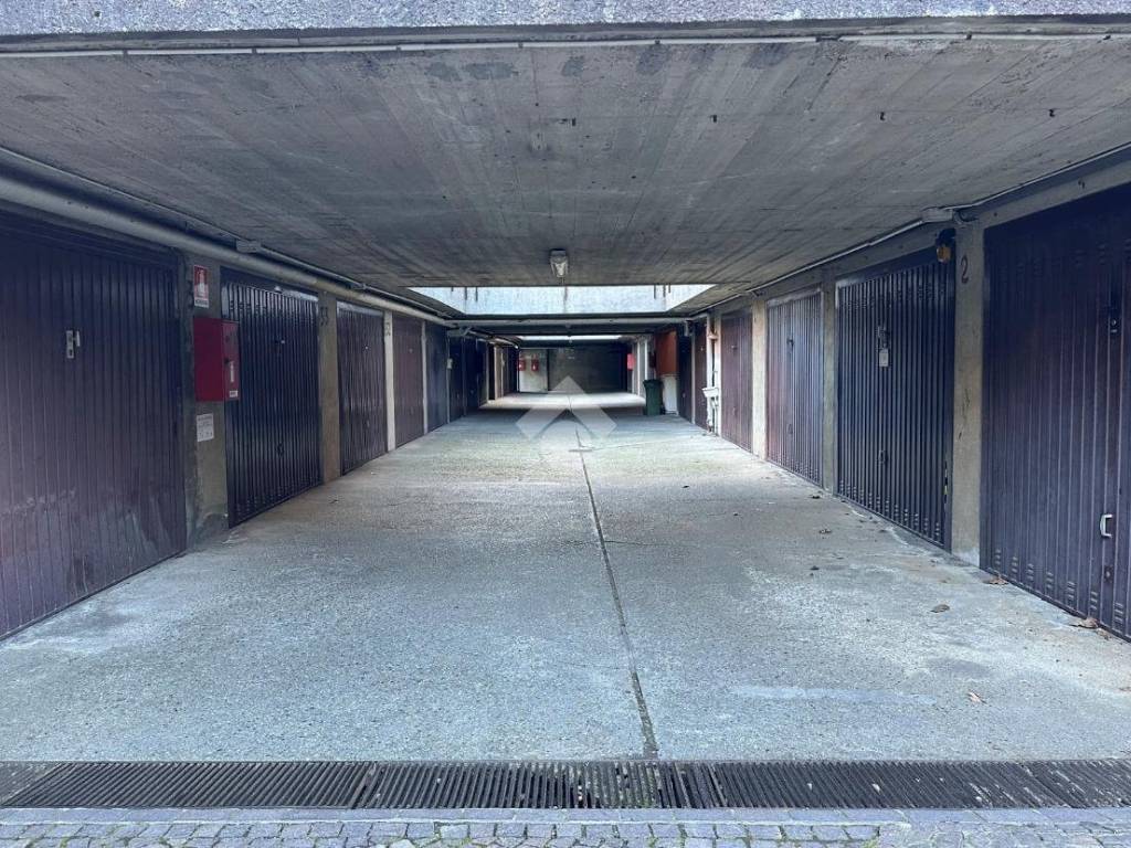 Box / garage a Carate brianza in Via degli alpini, 5 - Foto 4