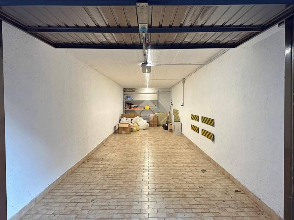 Box / garage a Carate brianza in Via degli alpini, 5 - Foto 5
