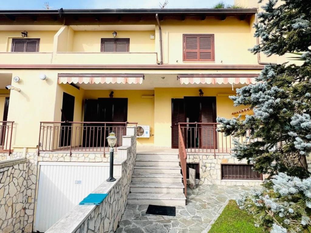 Villetta a schiera a Giugliano in campania in Via San Nullo - Foto 2