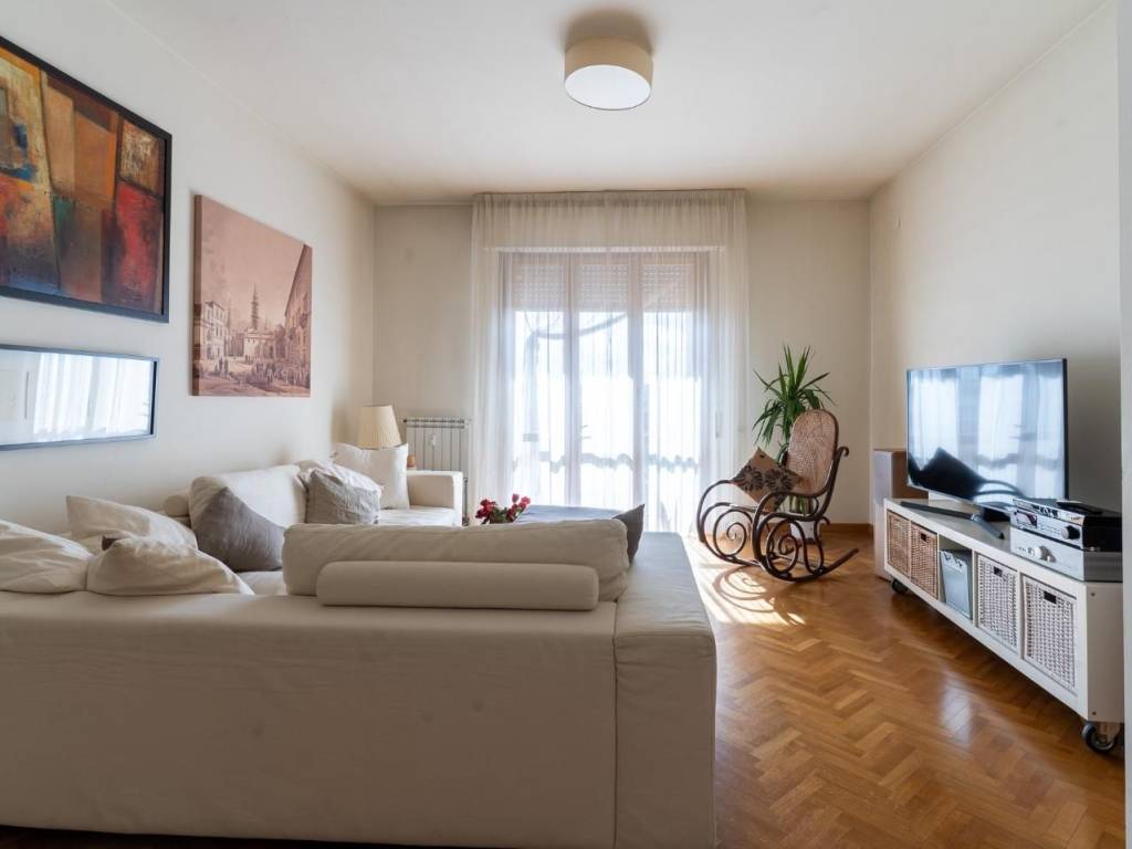 Appartamento a Empoli in Via Benvenuto Cellini, , 50053 - Foto 2