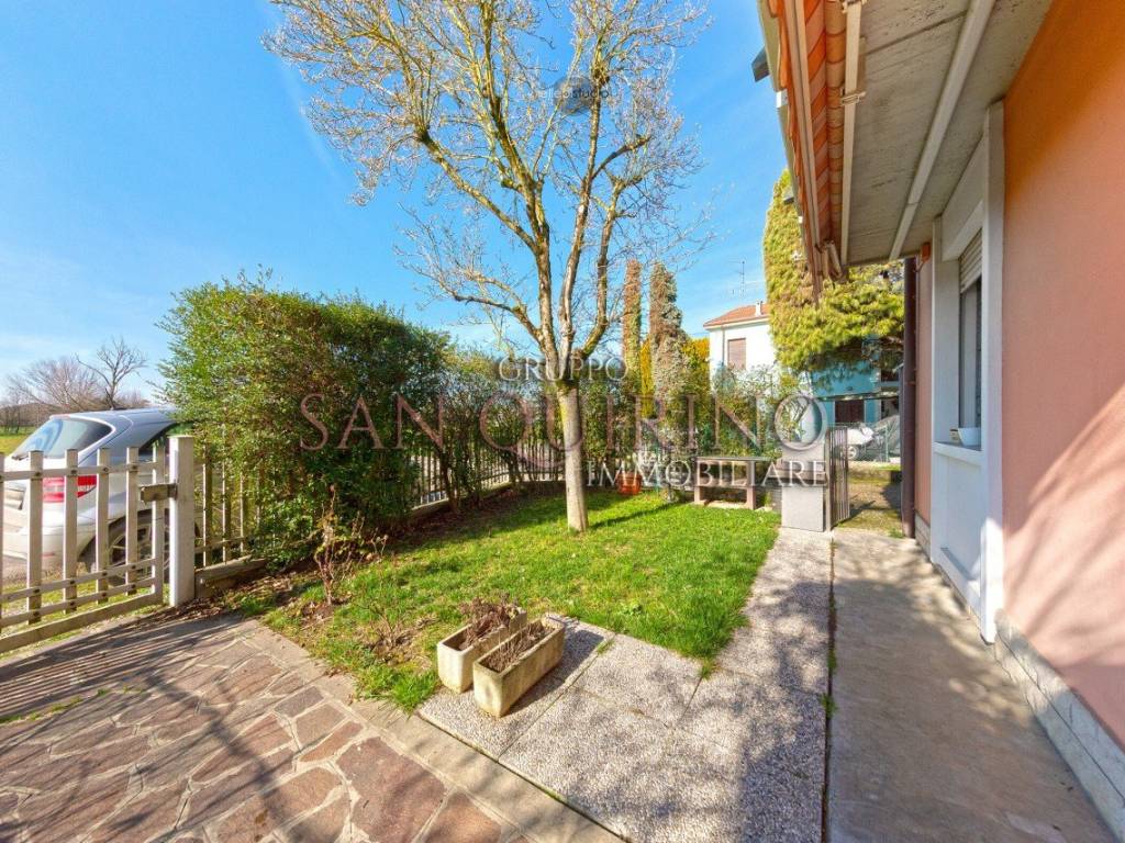 Villa a Guastalla in VIA SOLAROLO, 69 - Foto 3