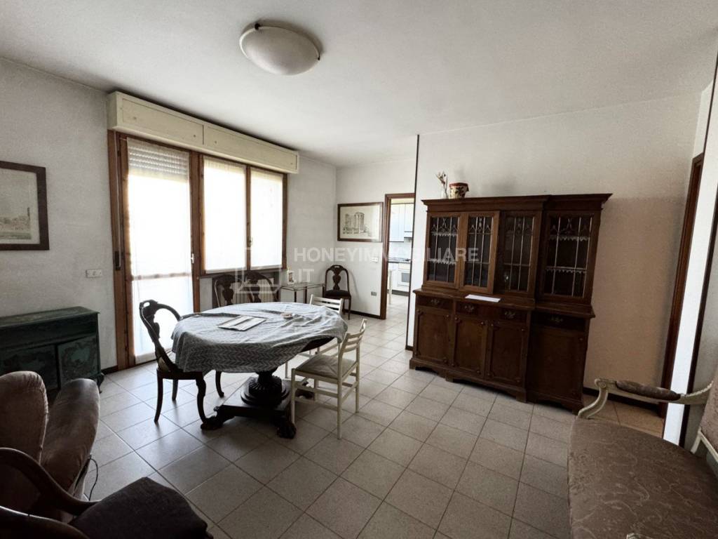 Appartamento a Lesignano de' bagni in Piazza Luciano Silva, 1 - Foto 2