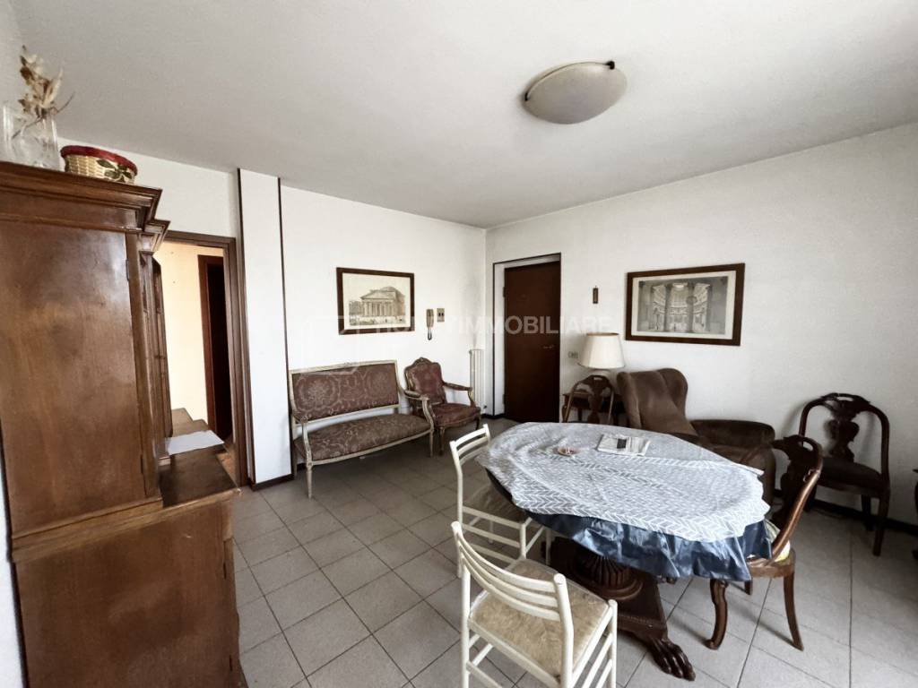 Appartamento a Lesignano de' bagni in Piazza Luciano Silva, 1 - Foto 3