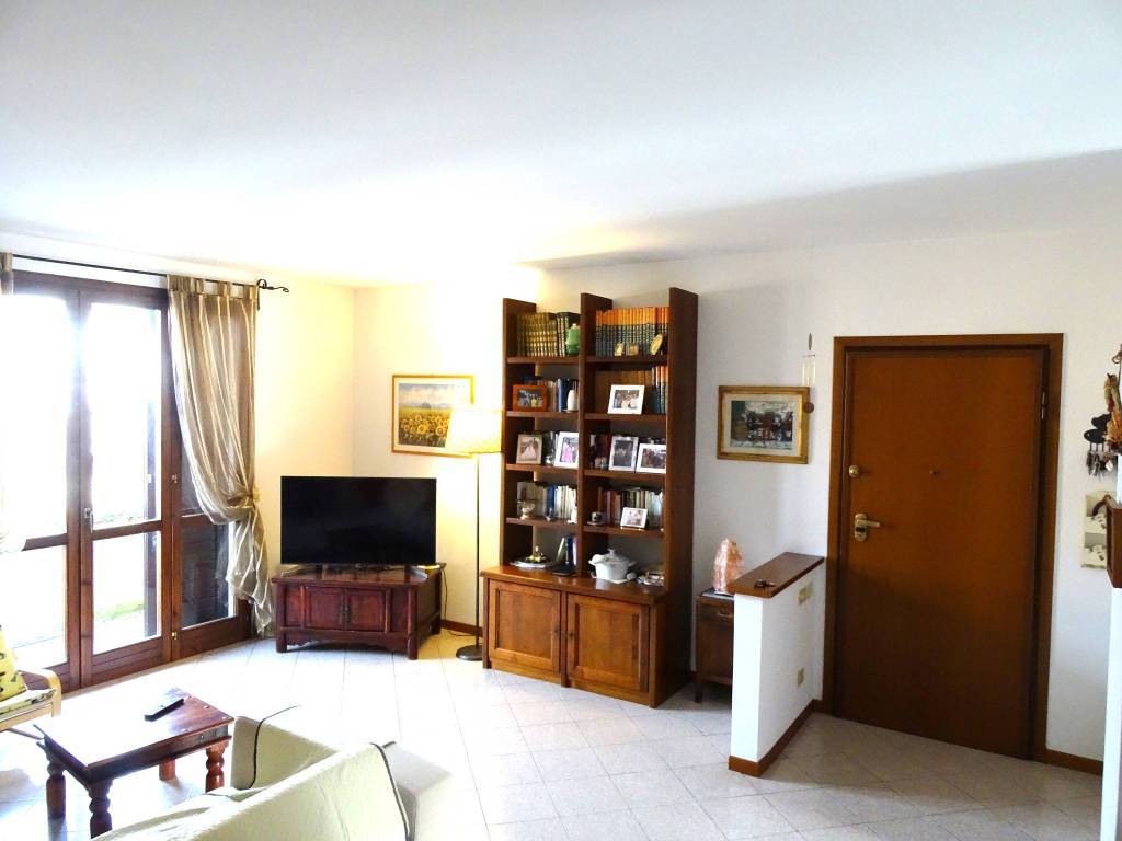 Appartamento a Prato in Via Maria Montessori - Foto 2