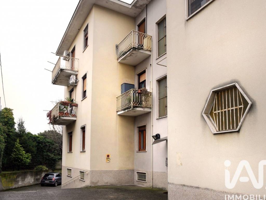 Appartamento a Lonate pozzolo in Via Carlo Poma, 30 - Foto 2