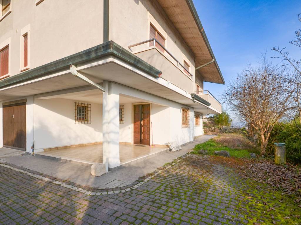 Villa a Montecchio maggiore in Via San Valentino - Foto 2