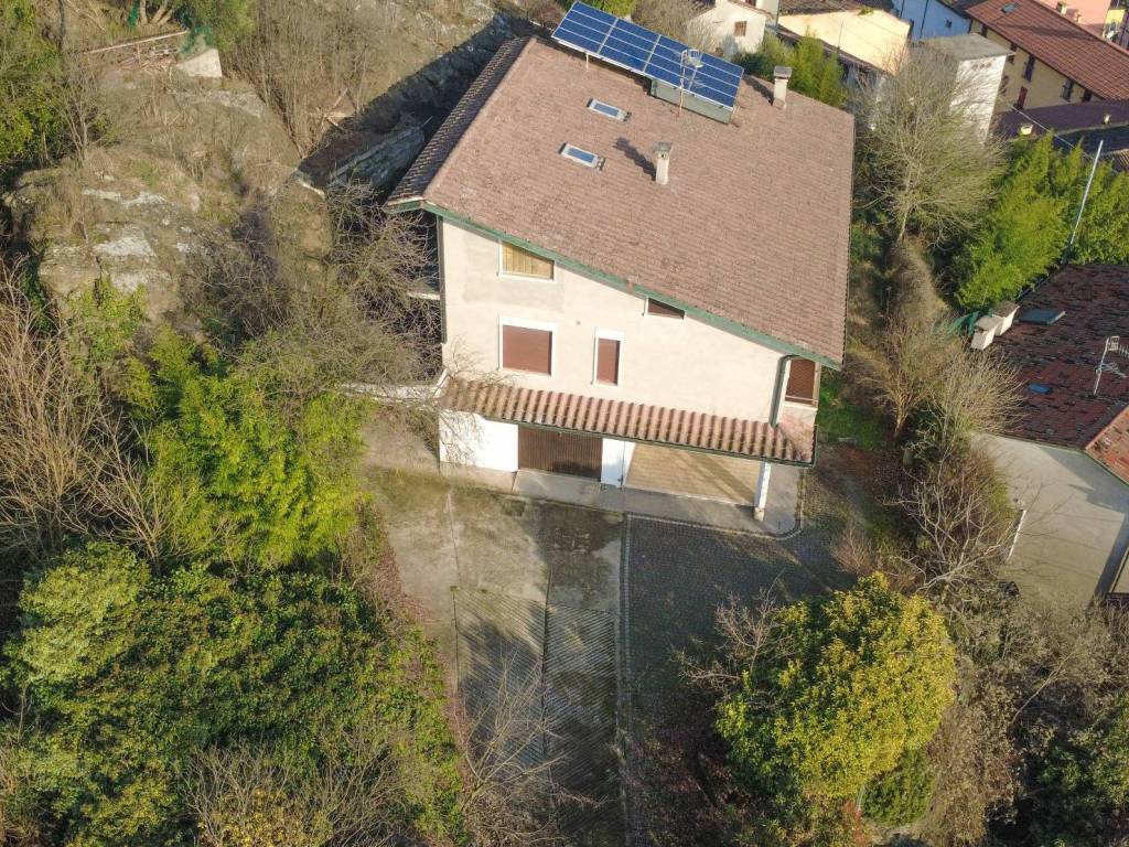 Villa a Montecchio maggiore in Via San Valentino - Foto 3