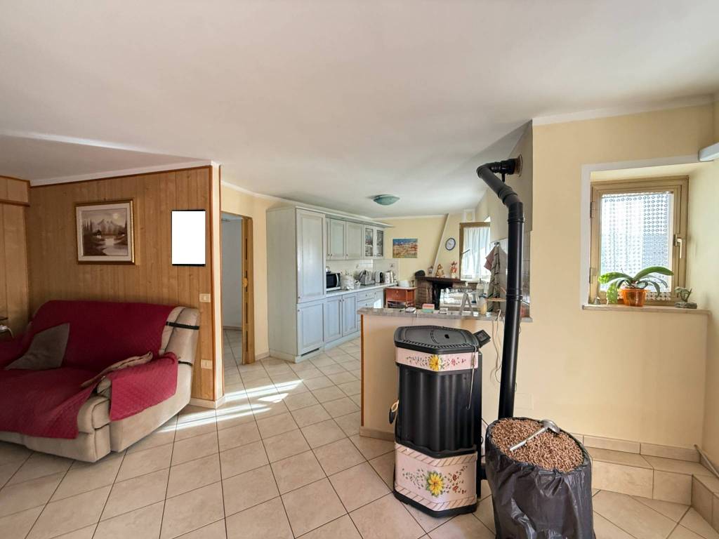 Casa indipendente a Castiglione del lago in Via Piemonte - Foto 3