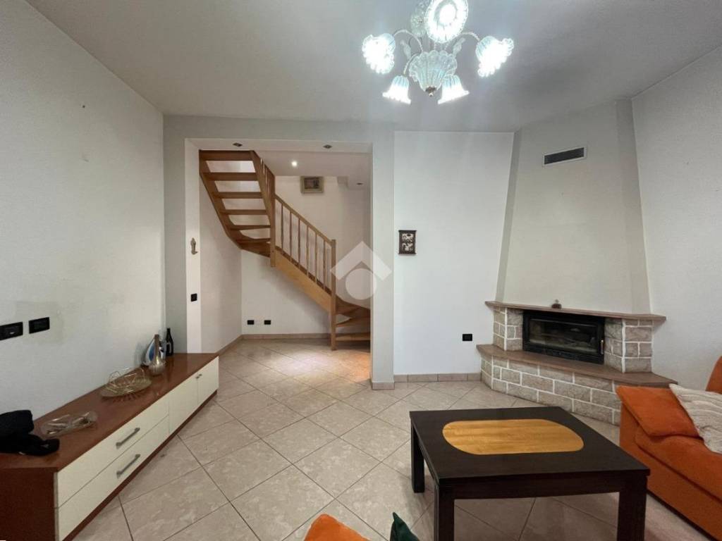 Villa a Borgocarbonara in Via Virgilio, 30 - Foto 4