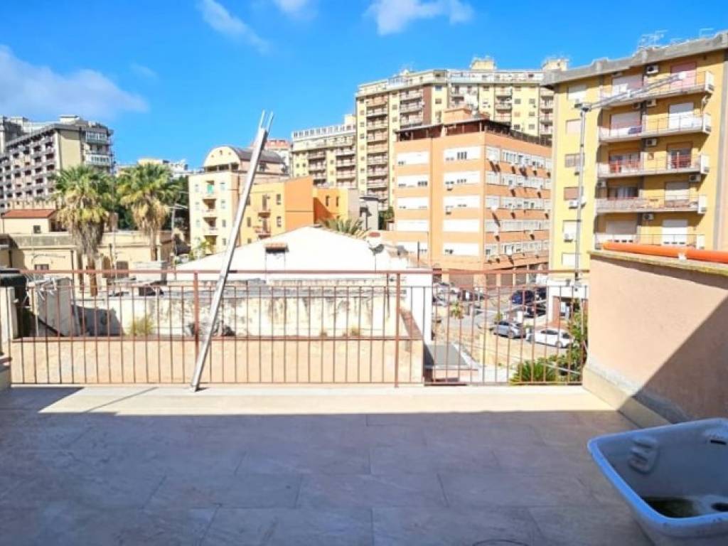 Appartamento a Palermo in Via San Lorenzo 94 - Foto 2