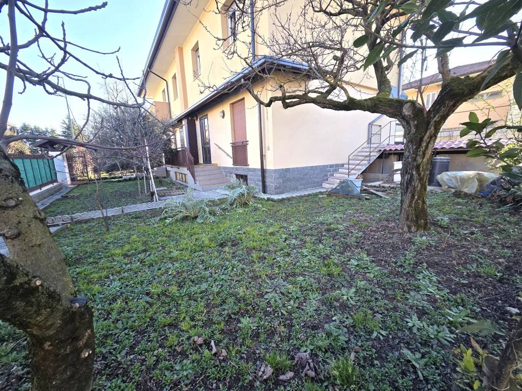 Villa a Agrate brianza in Via Benedetto Croce - Foto 4