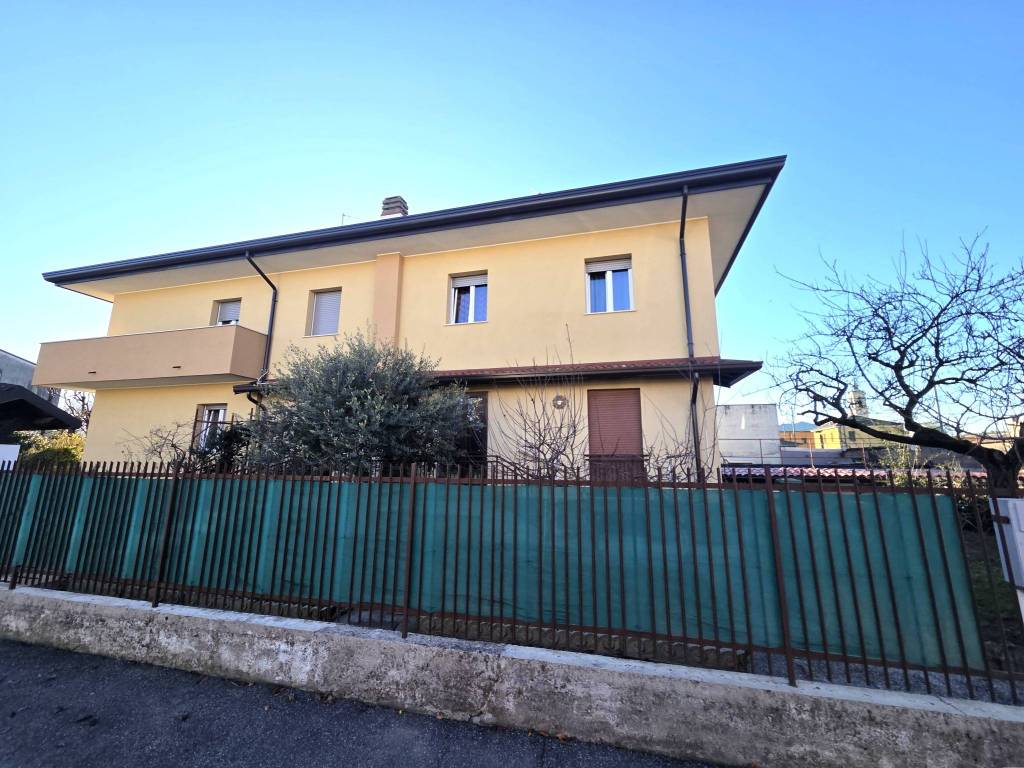Villa a Agrate brianza in Via Benedetto Croce - Foto 5