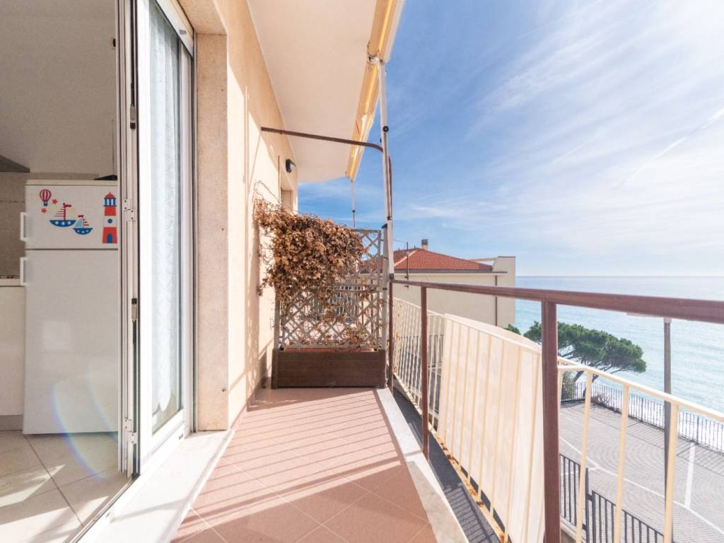 Appartamento a Borgio verezzi in Via della Cornice, 33 - Foto 2