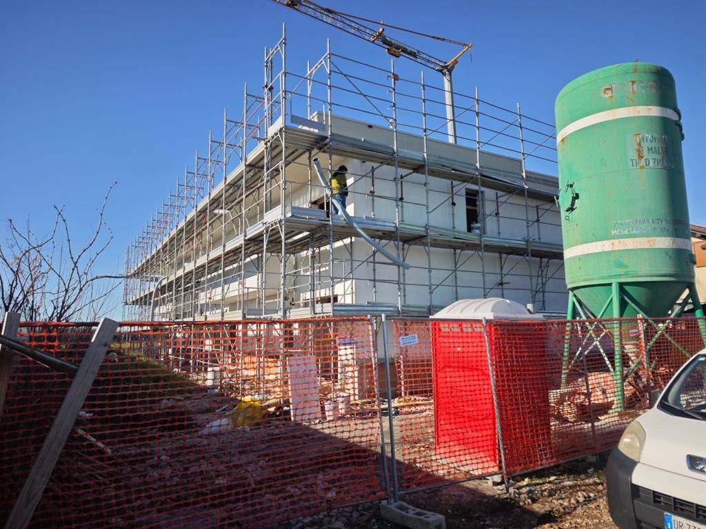 Villetta a schiera a Limido comasco in Via Eugenio Montale - Foto 2