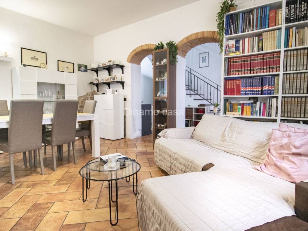 Casa indipendente a Prato in Via Andrea Guazzalotri - Foto 2