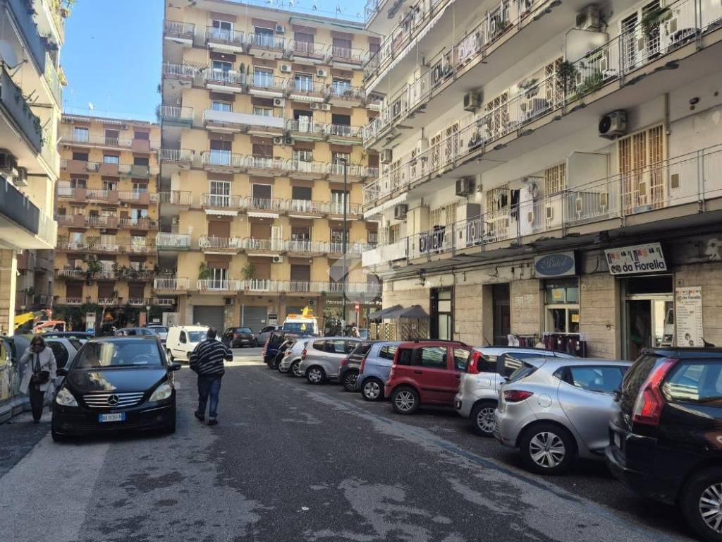 Immobile a Napoli in Via Guido De Ruggiero, 12 - Foto 2