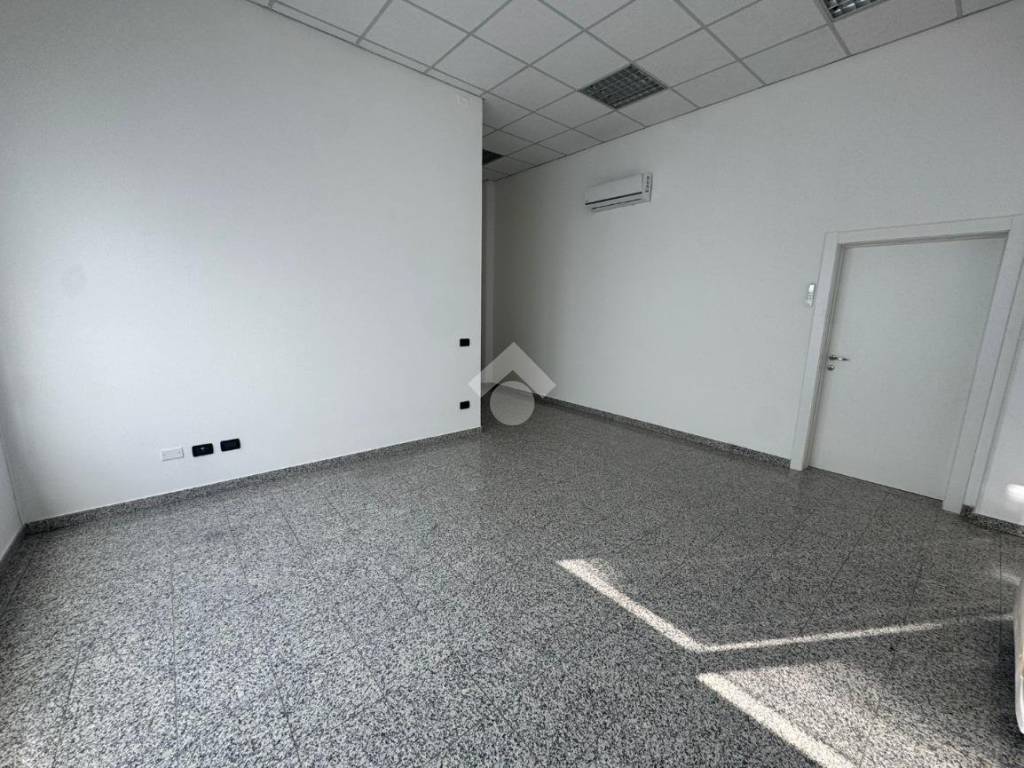 Immobile a Cavaion veronese in Viale del Lavoro, 7 - Foto 2