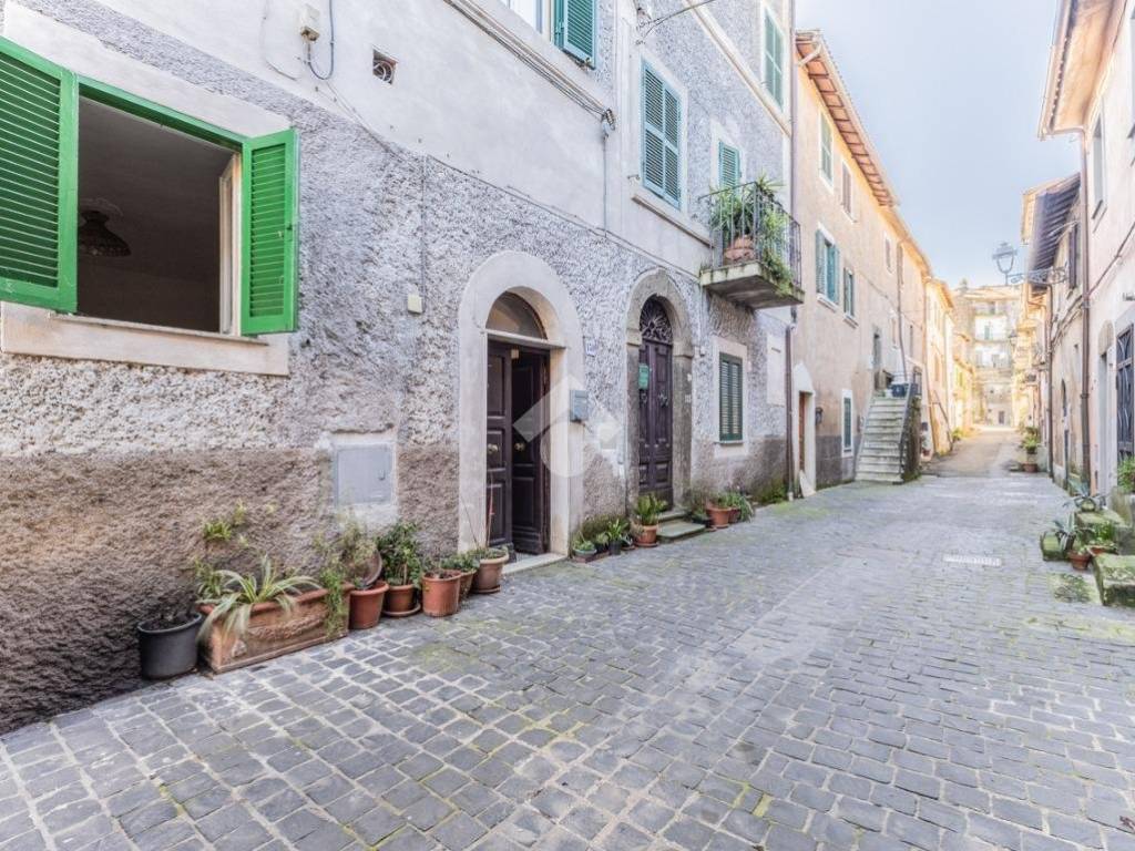 Appartamento a Bassano romano in Via S. Filippo Borgo, 130 - Foto 2