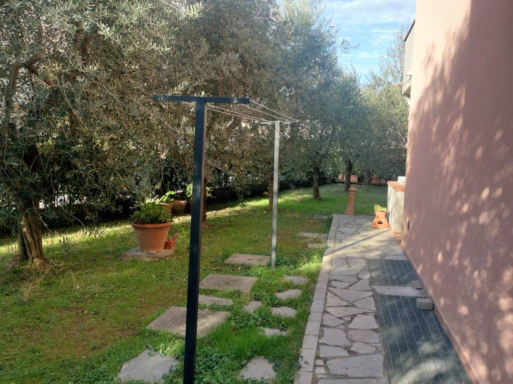 Appartamento a Calenzano in Via Daniele Manin - Foto 2