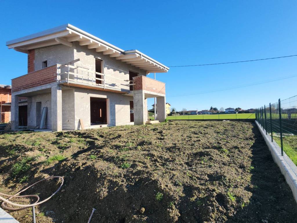 Villa a Oleggio in Via Strera, 117 - Foto 2