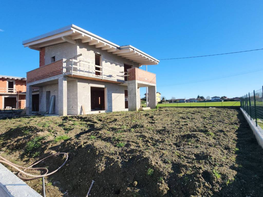 Villa a Oleggio in Via Strera, 117 - Foto 3