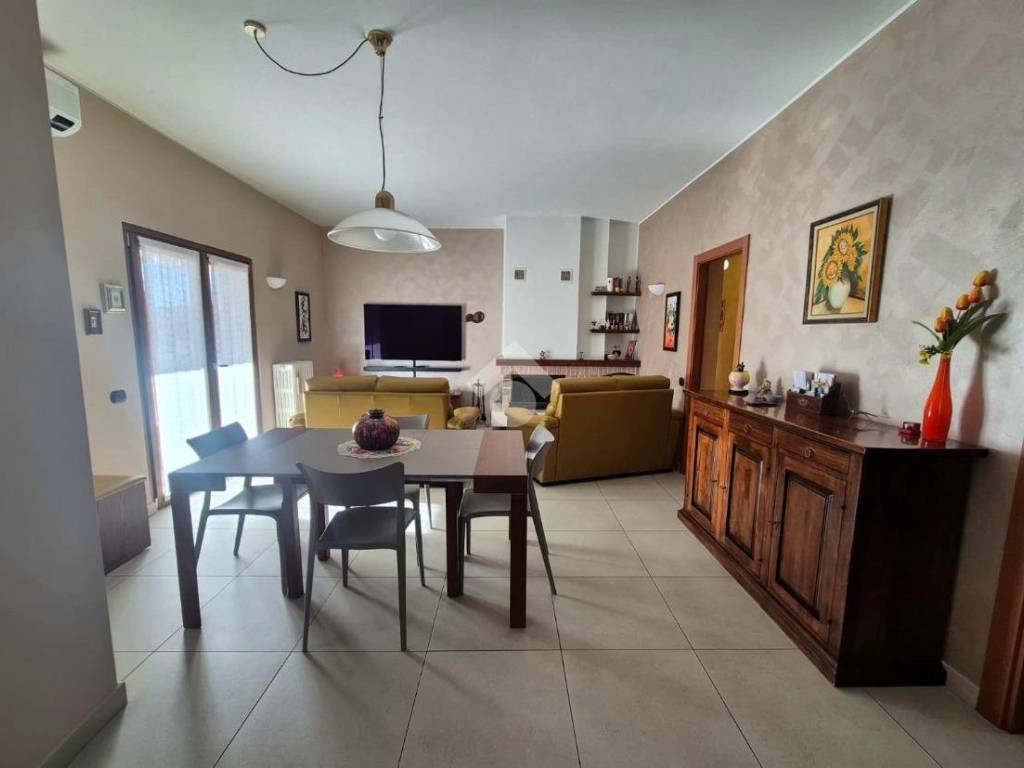 Villa a Cornate d'adda in Via Carotte, 24 - Foto 2