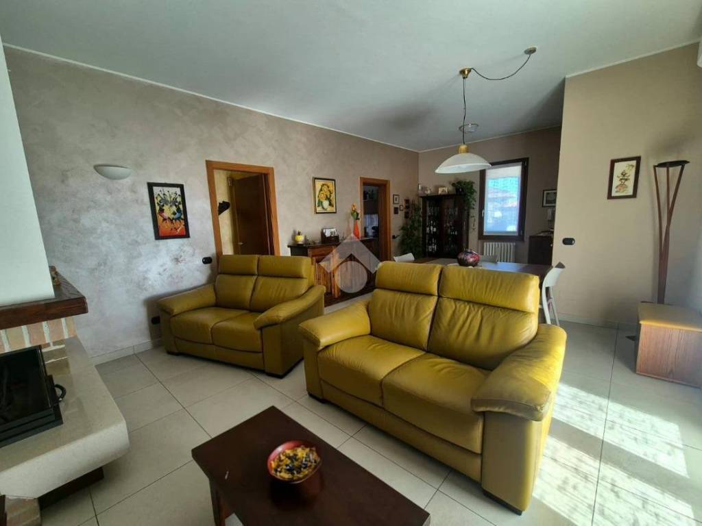 Villa a Cornate d'adda in Via Carotte, 24 - Foto 4
